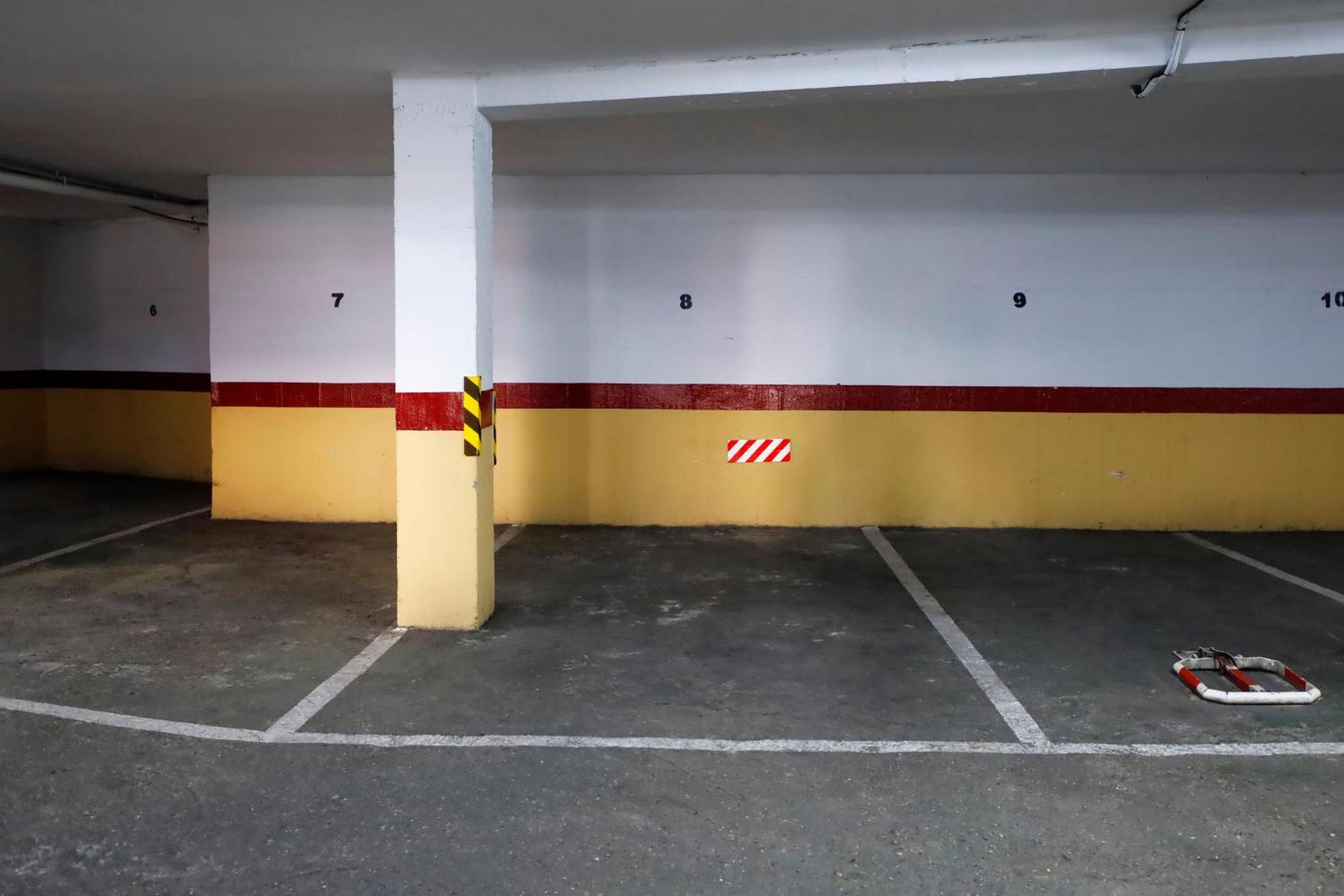 R & T Cordoba Center Apartamentos - Parking Buitenkant foto